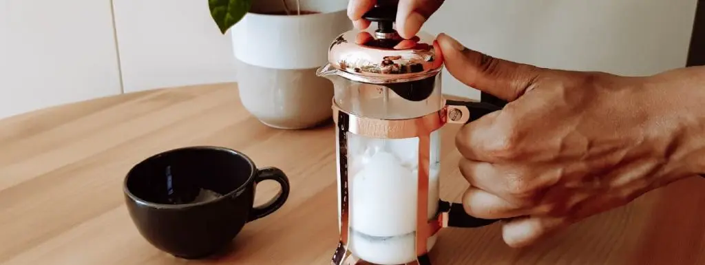 cómo espumar leche en casa